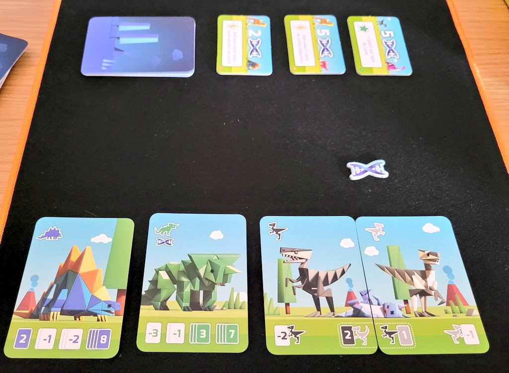 Voyons voir ce que ces dinos ont dans le ventre... 🦖😋