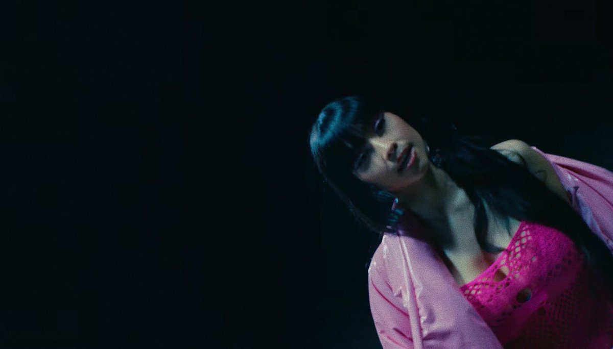 archivepaloma's tweet photo. paloma mami in “ultra solo remix” pt. 2 https://t.co/jyDVUTrchO