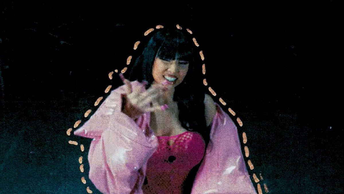 archivepaloma's tweet photo. paloma mami in “ultra solo remix” pt. 2 https://t.co/jyDVUTrchO