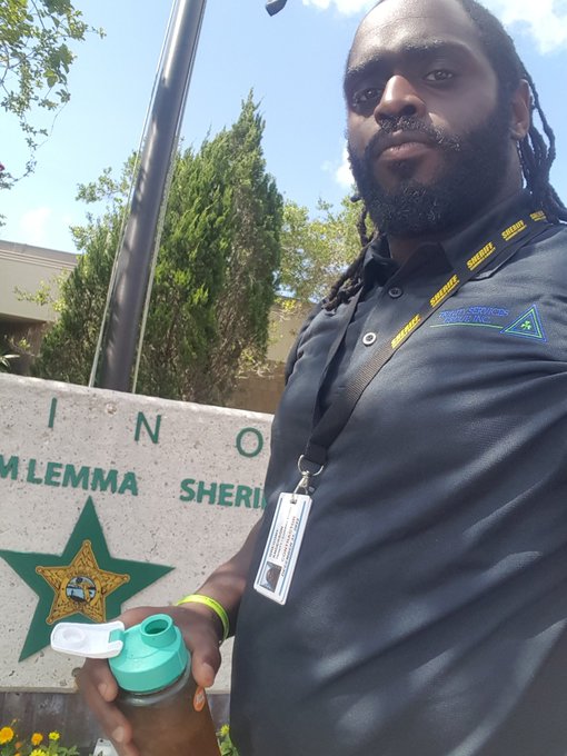 Between football n fatherhood...im just your average 9-5(2am-1030am) Guy let me cuff you https://t.c<a href="/tag/fatherhood"class="tags"><span>#fatherhood</span></a><a href="/tag/footballdaddy"class="tags"><span>#footballdaddy</span></a><a href="/tag/blackgirldad"class="tags"><span>#blackgirldad</span></a>