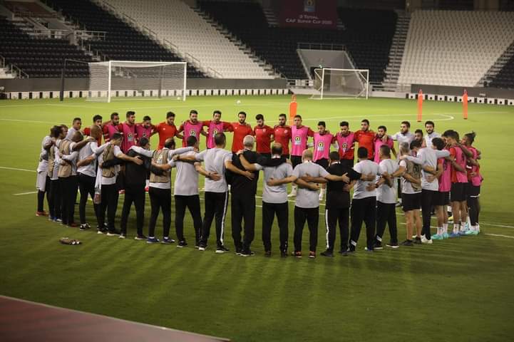 AhmedMo75390899's tweet photo. Make this night a sad night for their fans and their team #القمة_يا_أهلي https://t.co/eTptLC3AGS