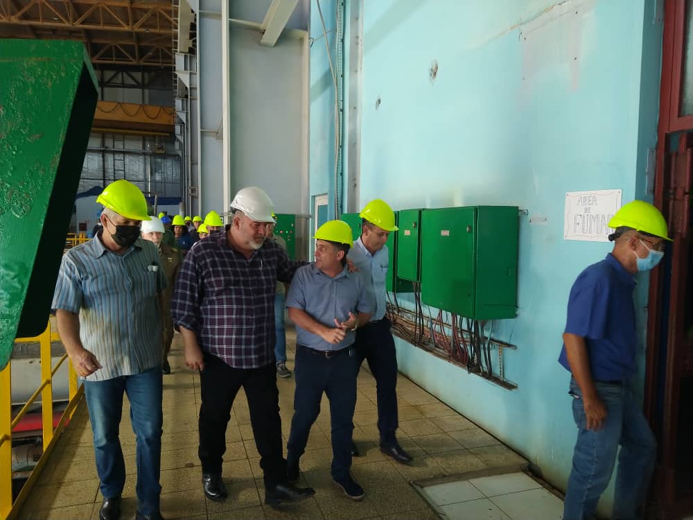 MMarreroCruz's tweet photo. Llegamos hasta la Central Termoeléctrica Antonio Guiteras en Matanzas.
👉Allí intercambiamos con sus trabajadores, que batallan sin descanso para que nuestro país 🇨🇺 salga de la actual crisis electroenergética.
#ParaCubaTrabajamos
#Cuba https://t.co/7q5c5q481u