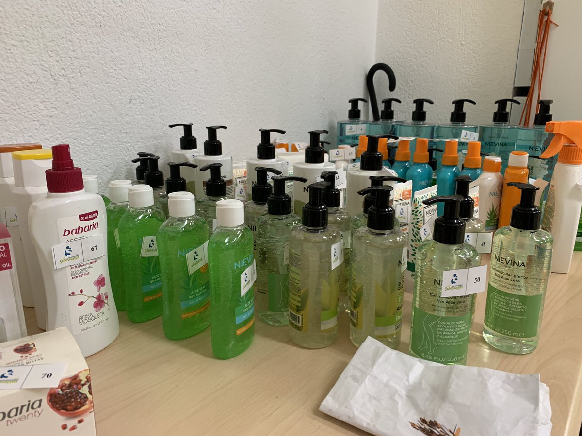 ColeMAuxTorrent's tweet photo. Comienza nuestra Tómbola Solidaria. Gracias a la colaboración de empresas como @vigmarlabs (Nievina) y a vuestra participación lograremos convertir la alegría de nuestra fiesta en solidaridad. #TodossomosMornese https://t.co/4sZlgfcbPT