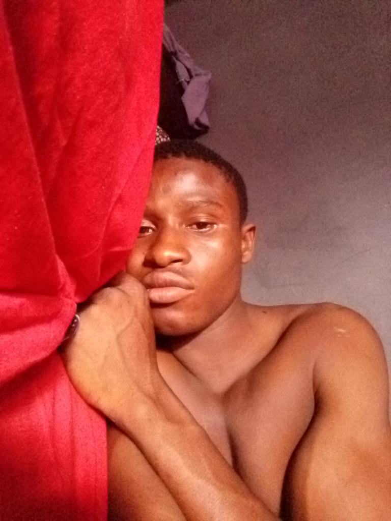 BrightG01's tweet photo. Red eye 
Early money after God 
Money my mind https://t.co/zJpmP2nf71