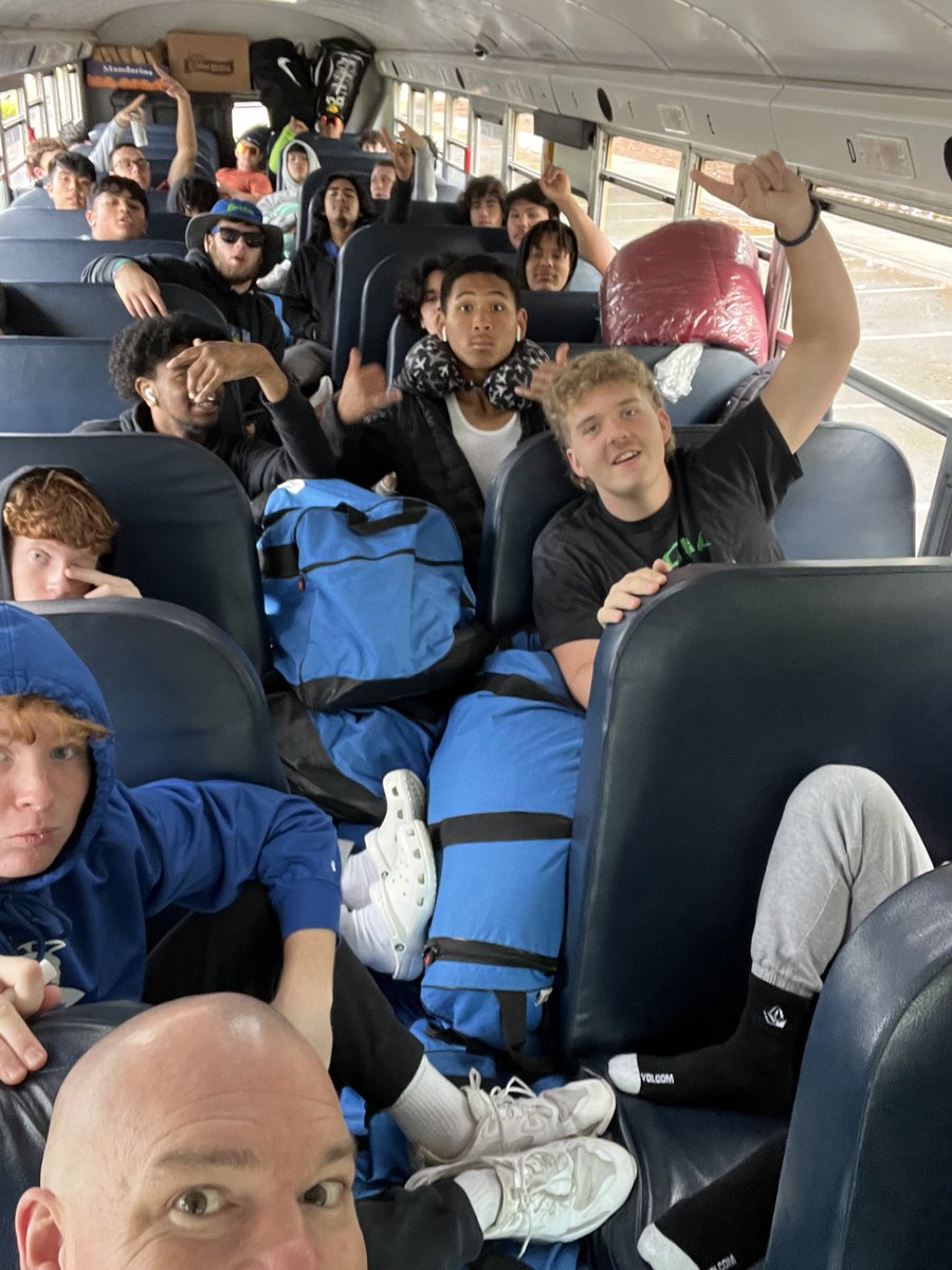 family_ahs's tweet photo. Team camp bound!!! Can’t wait to see these guys learn, compete, and grow. #FAMILY #SOU #LoveTheProcess https://t.co/O7lwgSrUSo