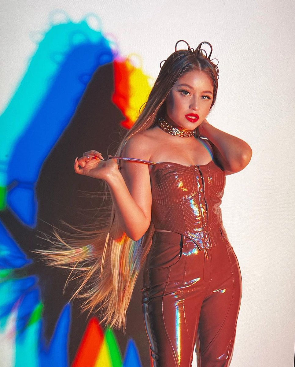 📸 | Nuevas fotos de Karol vía Instagram de javiezdiaz_hairstyle.