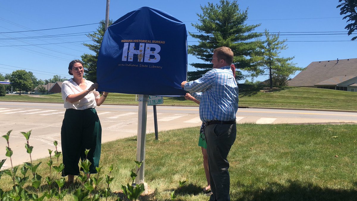 HistoryFishers's tweet photo. Unveiling of Fishers first historical marker. A grave robbery that sparked the formation of Indiana’s State Anatomical Board  https://t.co/srmN7vVDDz https://t.co/lOUxU3ezDm