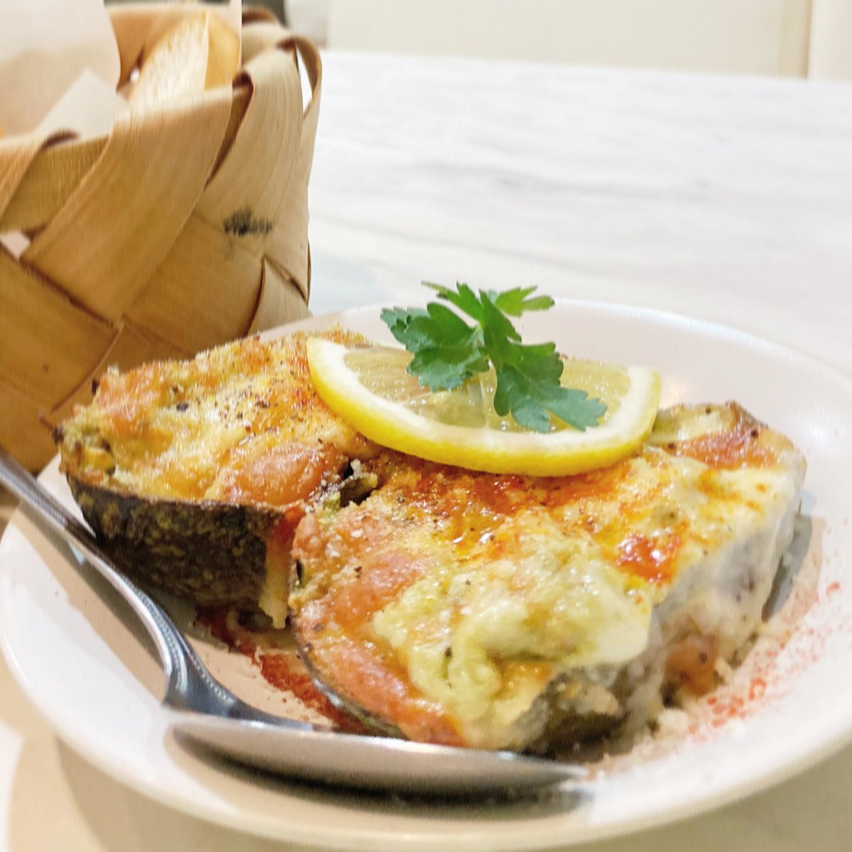 CohakuCreative's tweet photo. #cheers #チアーズ #伊勢 #伊勢グルメ #伊勢カフェ #チーズとワインのお店 #アボカドのオーブンチーズ焼き #うんめぇ #チーズは正義 #cheeeeeeese #cheeselovers
https://t.co/pgh5Ml5tto https://t.co/4Q0f9O524o