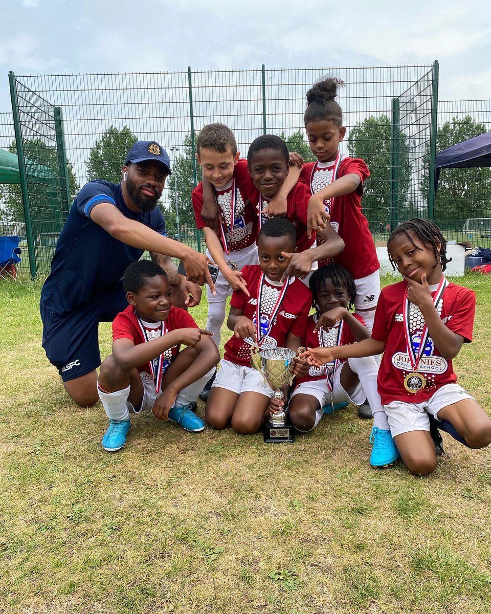 LSFC__'s tweet image. U8 &amp;amp; U10 winners of the FAE Tournament 🥇🏆⚽️

We displayed some great football &amp;amp; capped it off with winners awards from both tournaments, well done LSFC U8 &amp;amp; U10 👏🏽👏🏽⚽️⚽️