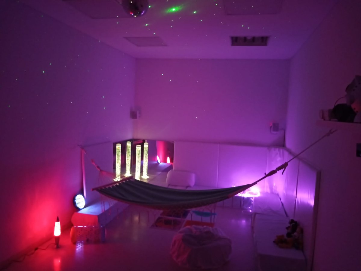 AMPAPlaterito's tweet photo. Este curso contamos con un aula Snoezelen,gracias al impulso y trabajo del centro, de la tutora del Aula Azul y la maestra especializada de la Magic Room. Subvencionado por la Consejería de Educación, con el Programa Impulsa, y con la colaboración de la asociación @TODIversidad https://t.co/H0NiAdfxnD