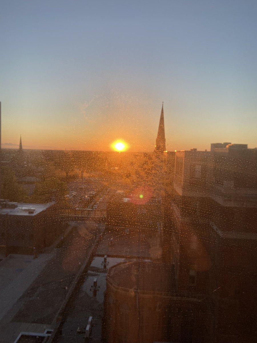 CainMonroe's tweet photo. I truly love the city, the city I live in, the city she loves me too. 
I watch the Sun rise and I watch the Sun set. 
Wether the weather, always a beautiful view. https://t.co/GhJ5035cbd