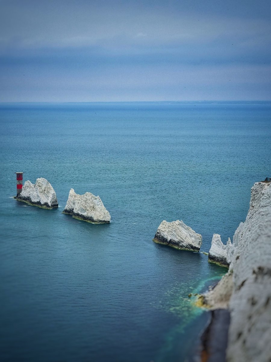 OneTeaTraveller's tweet photo. Fantastic view of Needles lighthouse from the view point! A day trip to Isle of wight is worth only because of this.We could've taken a slow boat ride around the light house too but the experience of a small trek/walk &amp; cherishing the view from the top gives you a different high! https://t.co/FVS6gMnyiA