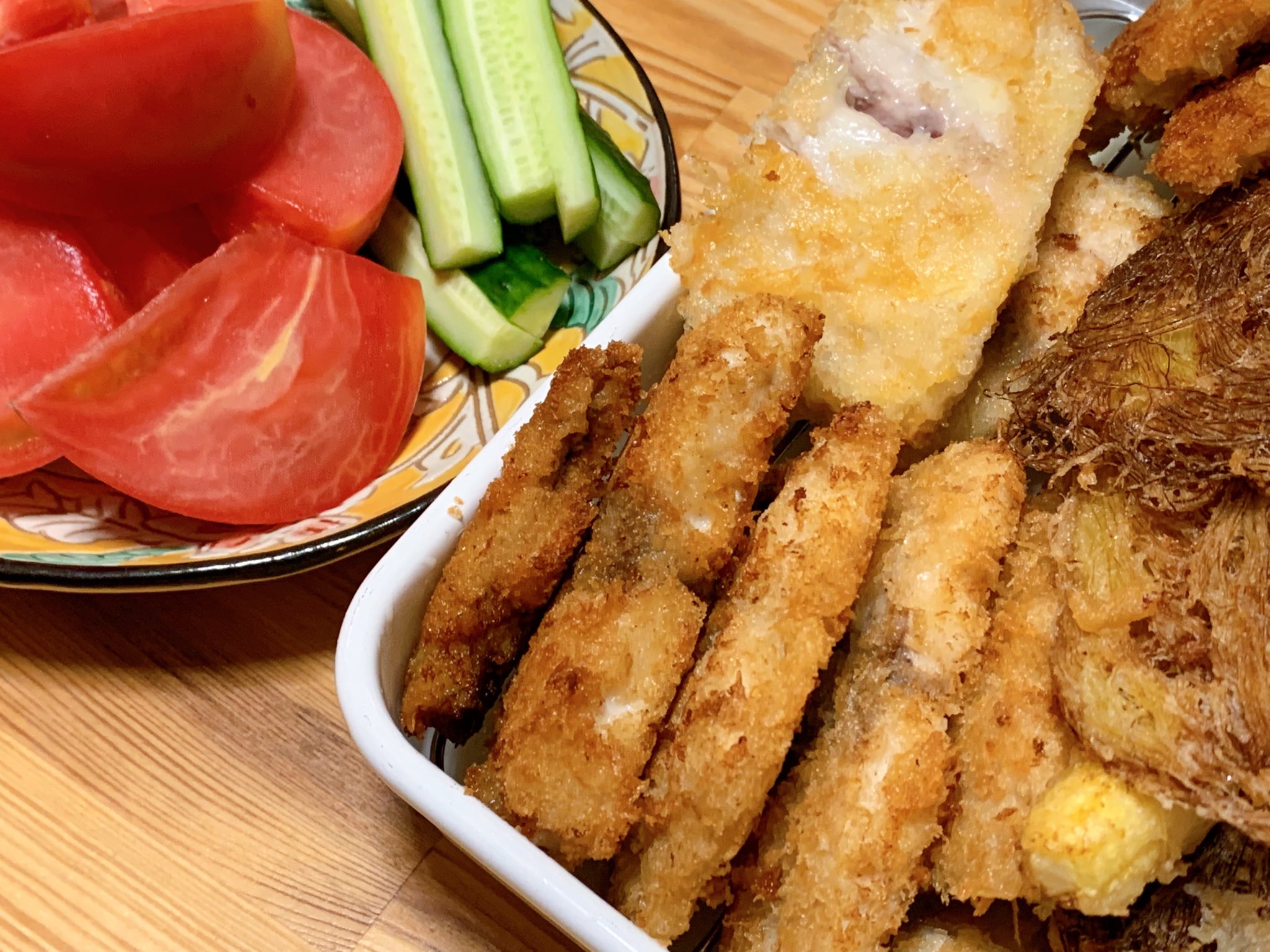 小松邦岳 Kunitake Komatsu シイラのフライと刺身 ザクザクいけちゃうフライ 変わり種ではない シンプルでありながら美味しい 刺身も醤油とよく合う味 シイラって見た目は見慣れない感じだけど 実に王道なんだよねぇ いやー美味しかった 泉銀 小松邦岳 Kunitake Komatsu シイラのフライと刺身 ザクザクいけちゃうフライ 変わり種ではない シンプルでありながら美味しい 刺身も醤油とよく合う味 シイラって見た目は見慣れない感じだけど 実に王道なんだよねぇ いやー美味しかった 泉銀