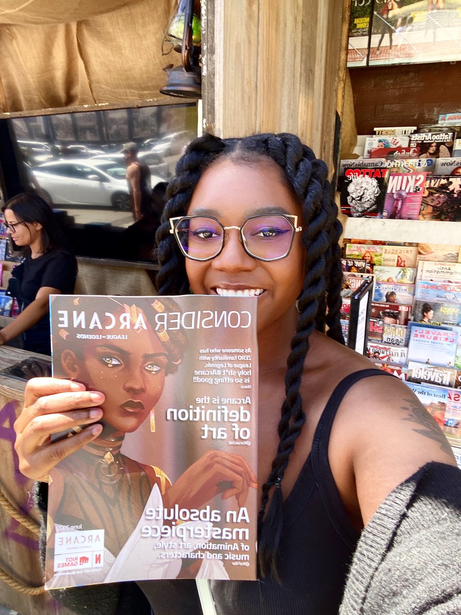 RiotMocolatte's tweet photo. Vote for Jinx!! 

Took a moment to stop by the Arcane stand on the way to my friend’s place and saw some cosplayers! Look at how amazing they look! The art booklet was a great piece of swag as well. If you’re in LA, catch it before the pop up is gone! https://t.co/FOKY2nqQmY