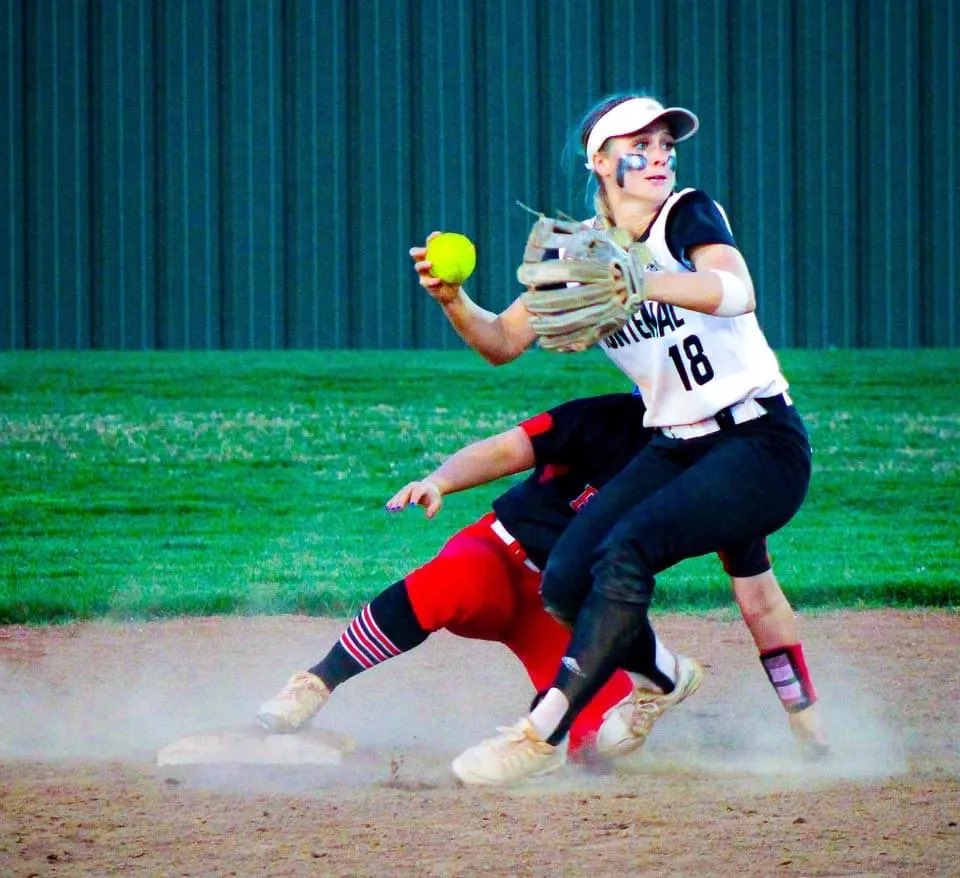 2022 Sports in Kansas All-State Softball 🥎 for every class in Kansas plus Player/Pitcher/Coach of the Year honors for every class 

View: sportsinks.com/2022-sports-in…

Parents/Athletes: order patches (1st, 2nd, HM at sportsinkansas@gmail.com)