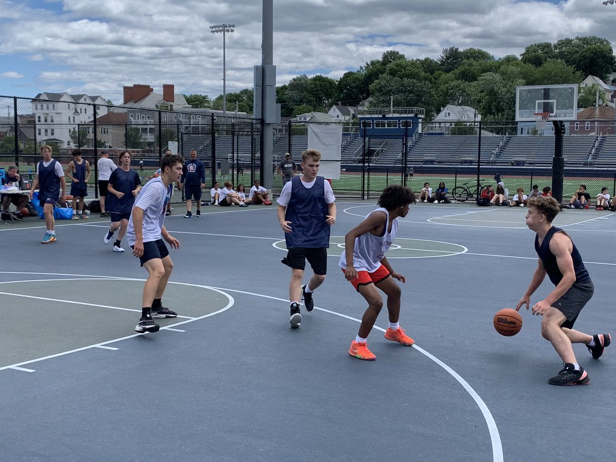 SHSHoopsVille's tweet photo. Thank you to @ReverePAL @reverepolice @coachjet25 for having the @SHSHighlanders1 Boys &amp; Girls Hoop Teams over to the 11th Annual Safe Summer Tip-off Tournament. Such a great community event w/ such a positive message. @LeagueBoston @Coach_B12 @SHSGIRLSHOOP https://t.co/dUdZuGKObx