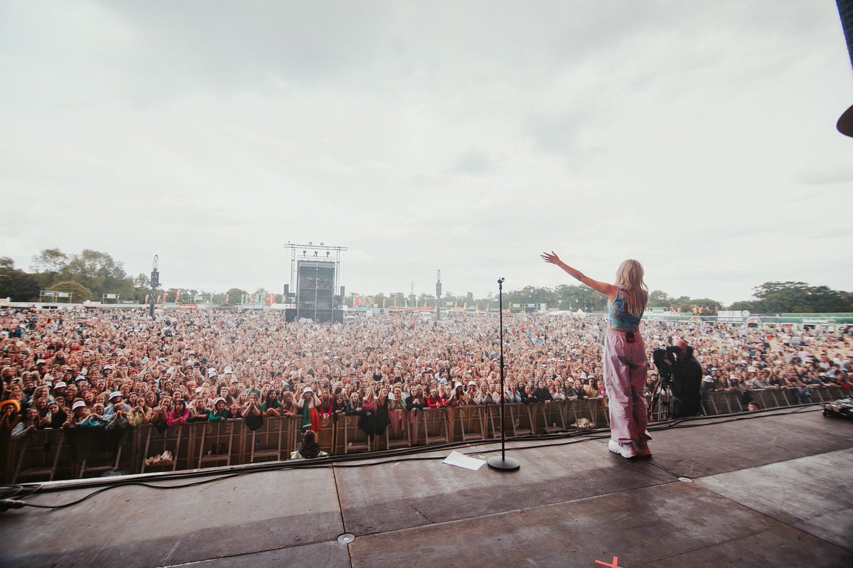 iamleaheartt's tweet photo. no words. the best day of my life <3 https://t.co/LokCmCuIxF