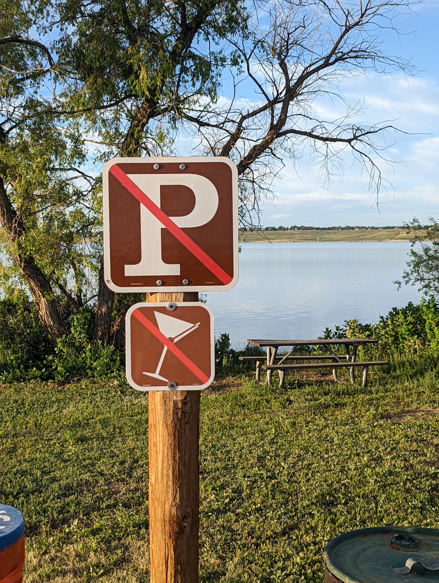 hikeover40's tweet photo. Good morning at the Standley Lake North Trail!  Plenty of birds, prairie dogs, and bees, but martinis are off-limits! https://t.co/HwAtcYVzyN