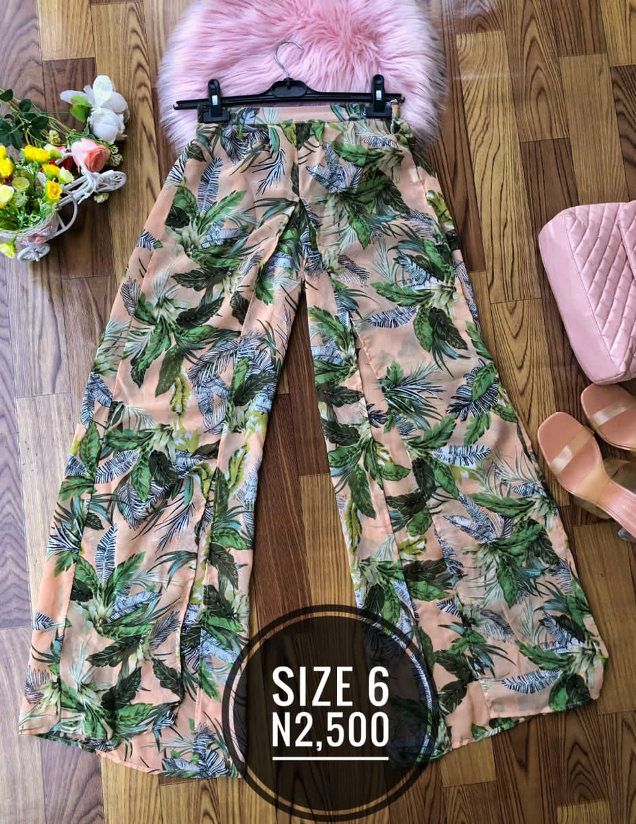 collectiblesOLA's tweet photo. Do you love mini skirts?
Let me be your plug😁😉
Pics 1 &amp; 2
Brand: Prettylittlething
Size - 10
Price - WAS: N2,000❌ NOW: N1,200✅

Pics 3 &amp; 4
Size 6
Brand: boohoo
Price - WAS: N2,500❌ NOW: N2,000✅

#NIGHTMARKETWITHDAMMYB
#pagesbydamicommerce https://t.co/tv7QVoEQeR