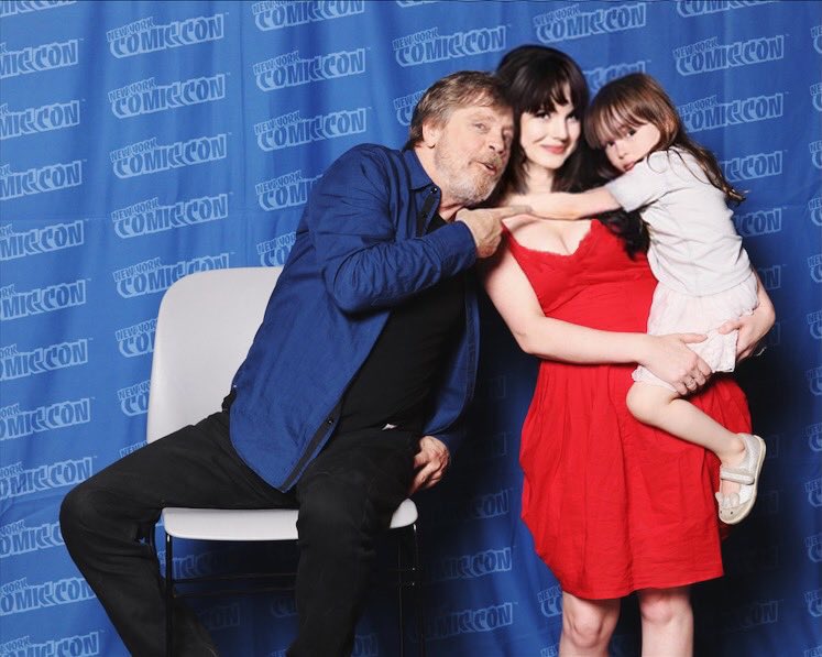 .@MarkHamill once gave my 4yo daughter a tub of chocolate to get her to co-operate for a photo op. 5 years later, she still talks about it! Like the Luke Skywalker thing is cool, but the chocolate generosity is way more impressive to her 😂❤️