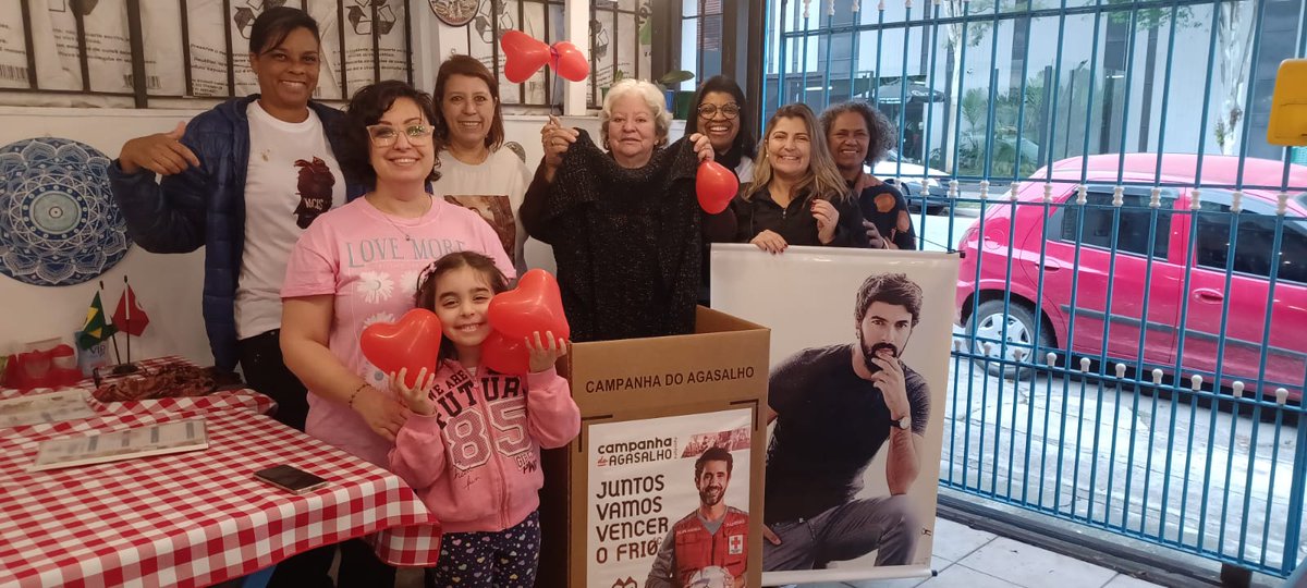 Crisscor's tweet photo. Campanha do agasalhodas #SignorinasAkyürek
@EnginAkyurekBRA 
#OAmorQueMultiplica💞💞 também aquece https://t.co/9MHbKXw5Iv
