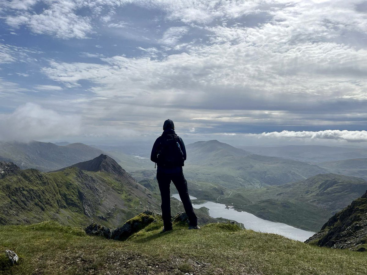 I was up at 2.30am this morning. Started climbing Snowdon at 5.30am. The view was the best I’ve ever had up there , no wind and sun!!! ☺️<a href="/LizSpeed1/">Liz Speed</a> #snowdon #weekendcomplete night all 😴