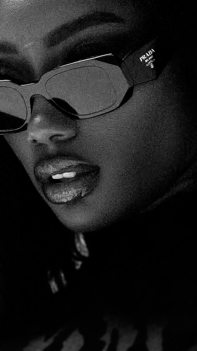 aminaaurdrey's tweet photo. If you proud of me Prada me https://t.co/AogyHUh3Ds