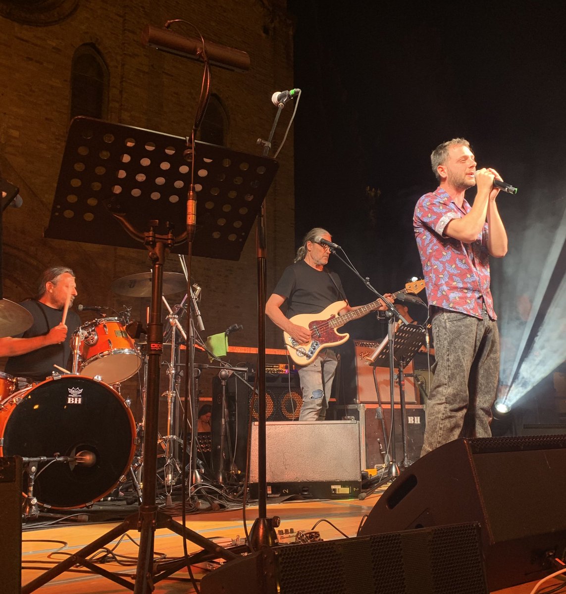 RepIdee's tweet image. A chiudere la serata di musica e parole in piazza Santo Stefano per #RepIdee2022 c’è Anastasio