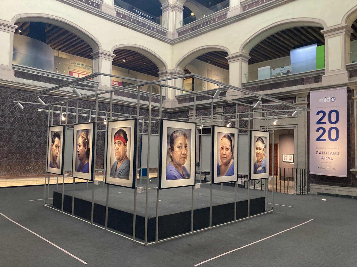 D0RENICE's tweet photo. Muy chida la Expo de @Santiago_Arau en el @MuseoMIDE https://t.co/VlpcM3Ch1R