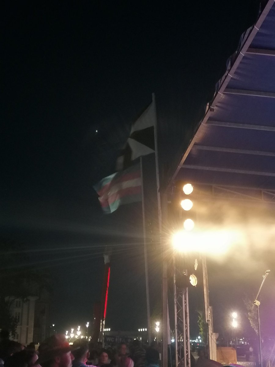 Maailmakodanik_'s tweet photo. Photo dump da parada LGBTQIA de Lisboa #LGBTQIA #LGBTparade https://t.co/QbJihs5Szp