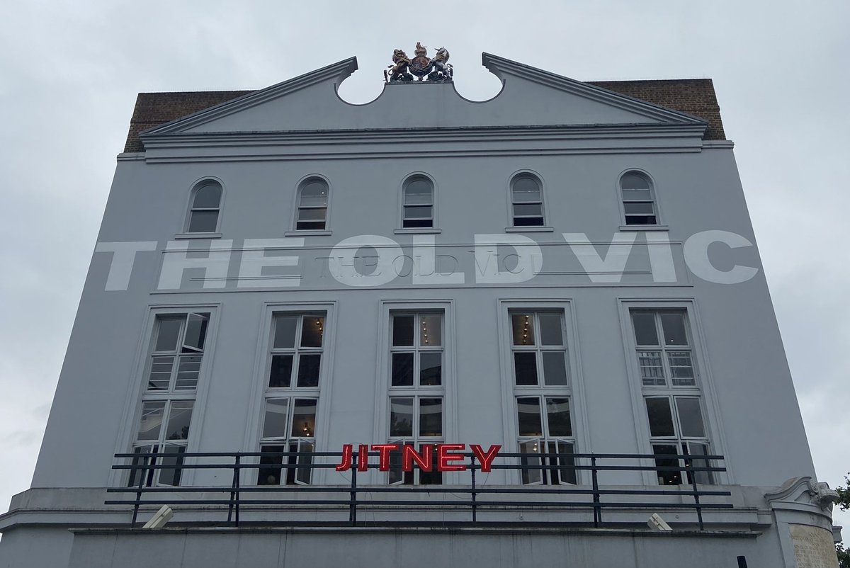 This afternoon’s viewing was Jitney @oldvictheatre 🎭 The acting was stunning (Wil Johnson was impeccable 🤩) and the story took you on a real journey 👏🏾👌🏾 Highly recommend this play! ⭐️⭐️⭐️⭐️⭐️ #OVjitney #AugustWilson