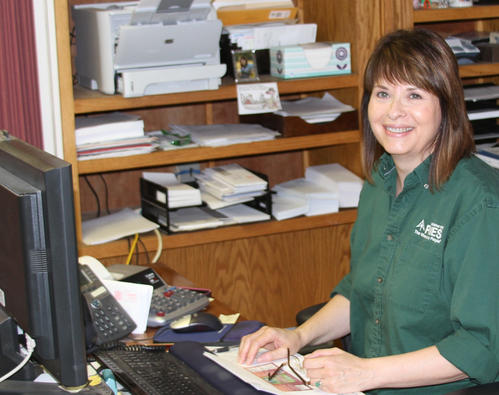 Here is Tina, Pines Company Manager. Tina is celebrating 35 years with Pines. She is a crucial person in our team of 14 men and women that make up Pines International. The average length of service for our 14 members is 21 years. #PinesWheatGrass #PlantBased #GreenSuperFood