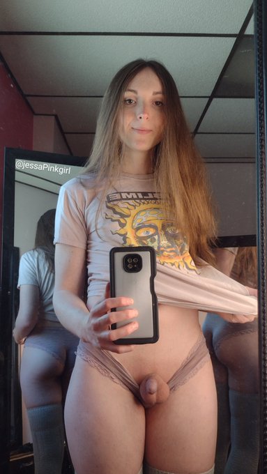 could I be your girlfriend? https://t.co/WxfrCLw2q2