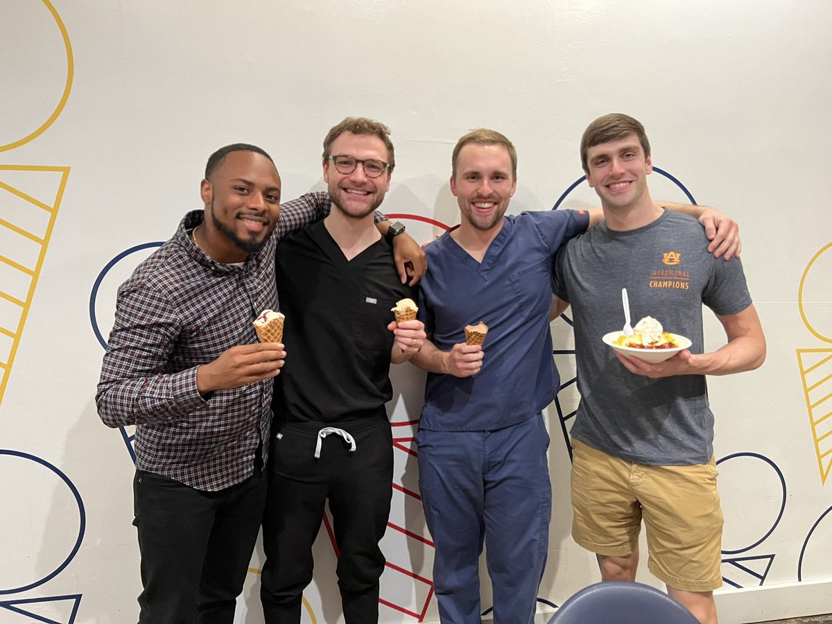 ZacharyBWhiteII's tweet image. Grabbed a last scoop with my Radiation Oncology bros! Intern year has treated us well in Birmingham and now we soon start #RadOnc training at Stanford, UAB, &amp;amp; Maryland. Excited for our future careers in this great field! #PGY2 @ARRO_org @ASTRO_org