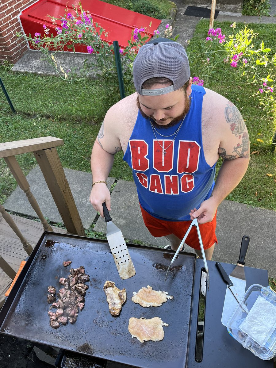 john_sargeson's tweet photo. Chef @ZacharySmithPGH 😤👨🏼‍🍳 #LetThatBoyCook https://t.co/cPzH6hlFdj