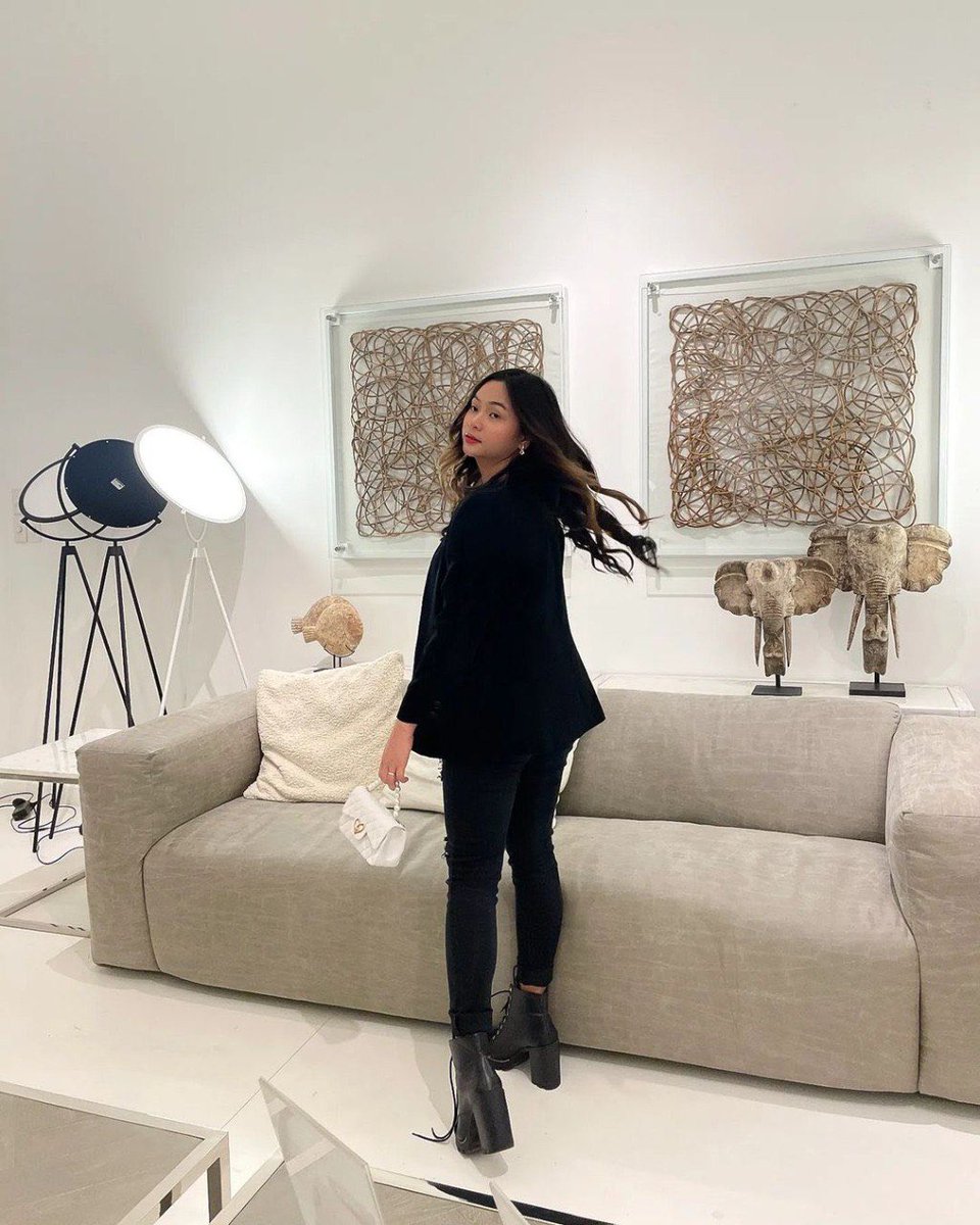 brielleamiraaa's tweet photo. I found the best Art 🥰🥰🥰 #tweet #museum https://t.co/13PAFrfpVS