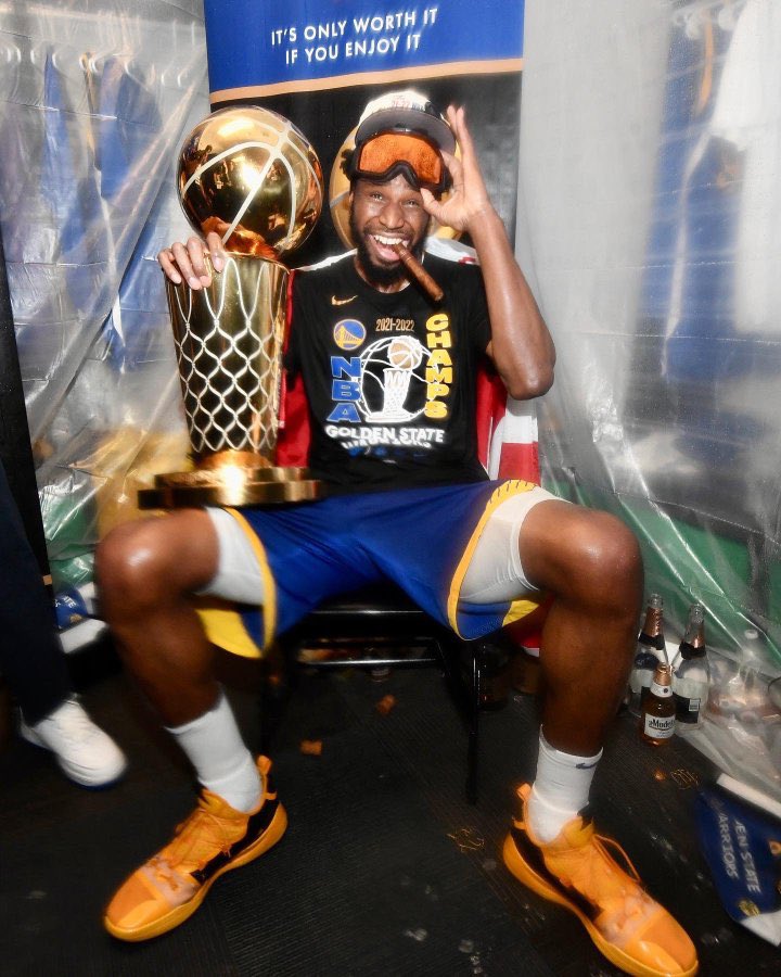 "Acá formó parte de una gran familia. Me encantaría quedarme a jugar acá por mucho tiempo."

Andrew Wiggins.

DENLE LA PLATA QUE PIDA💸🙏🏼