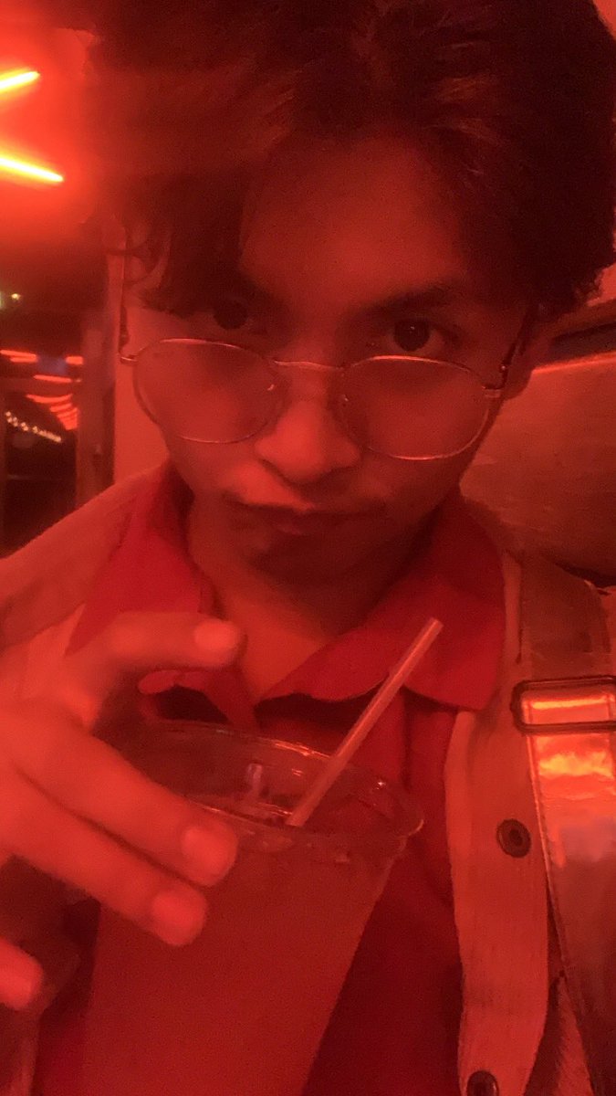 BenjohnMagcalas's tweet photo. Bottoms up? https://t.co/LjAboVnulJ