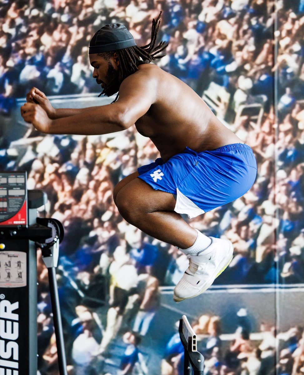 Kentucky Football (@ukfootball) on Twitter photo Attack every day 😼🏈 Attack every day 😼🏈
