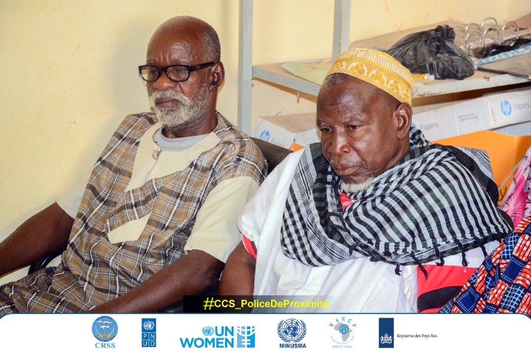 wanepmali's tweet photo. Commune de📍#Timissa👇
Autorités politiques, société civile ( le chef de village, la CAFO, le CNJ communal, l’église protestante, le haut conseil islamique entre autres ont activement pris part à la session d'information sur la mise place du #CCSC.
#ccs_policedeproximité https://t.co/UUCsL9mhIM
