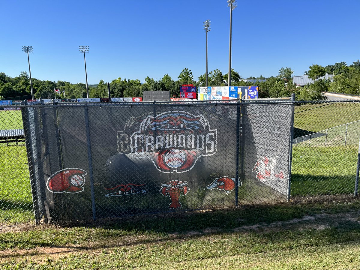 WHKYRobEastwood's tweet photo. Another night at the ballpark doing P.A. For Hickory Crawdads/Greenville Drive. Great night for baseball. First pitch 7 p.m. See you here!! #baseball #localbaseball #minorleaguebaseball #hickorync #hickorycrawdads #greenvilledrive #northcarolina https://t.co/CIML3AwVLE