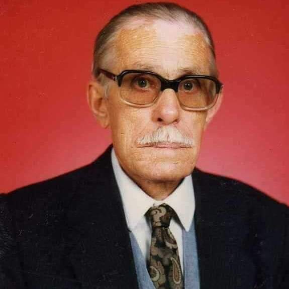 Bir çok kişinin abisi veya amcası. 
Ama Benim Babam. Daima kalbimdesin. Kaç yaşınızda olursanız olun babanız yaşıyorsa çocuksunuz... Tüm babalarımızın baba adaylarının ve kendini Baba hisseden herkesin bu güzel günü kutlu olsun. <a href="/isgkimdergmail1/">isgkimder</a> <a href="/isgobder/">İSGOBDER</a> <a href="/FatihmemIsg/">fatihmem_isg</a>