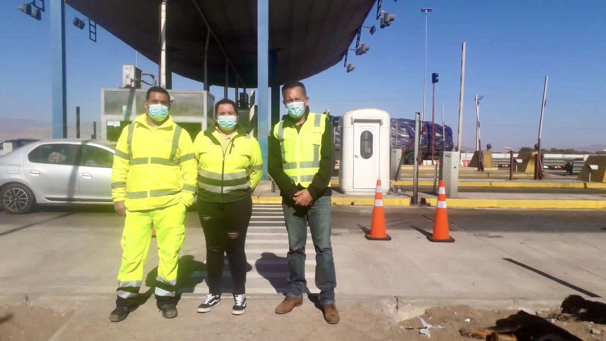 👷‍♀️☝🏻Seremi <a href="/guaita_mauricio/">Mauricio Guaita Juantok</a> llegó hasta el peaje de #PuertoViejo para monitorear en terreno el #PlandeContingencia, como parte de las medidas dispuestas para el #FinDeSemanaLargo

⭕️ Recuerda:
☝🏻Conduce atento a las condiciones del tránsito.
☝🏻Respeta límites velocidad.