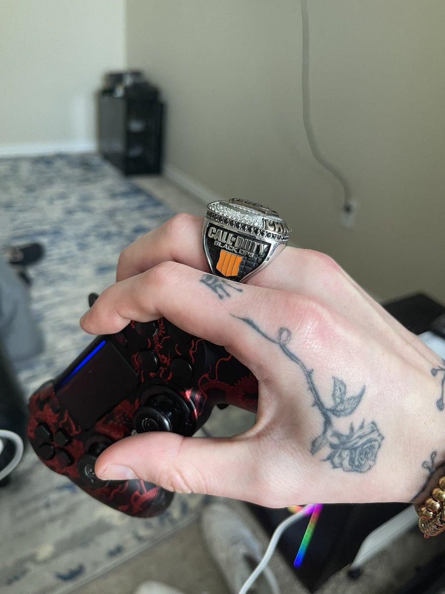 Prestinni's tweet photo. @Arcitys @Fame_mK2 @AbasTBE Played that series with this on. https://t.co/evg0seUBgo