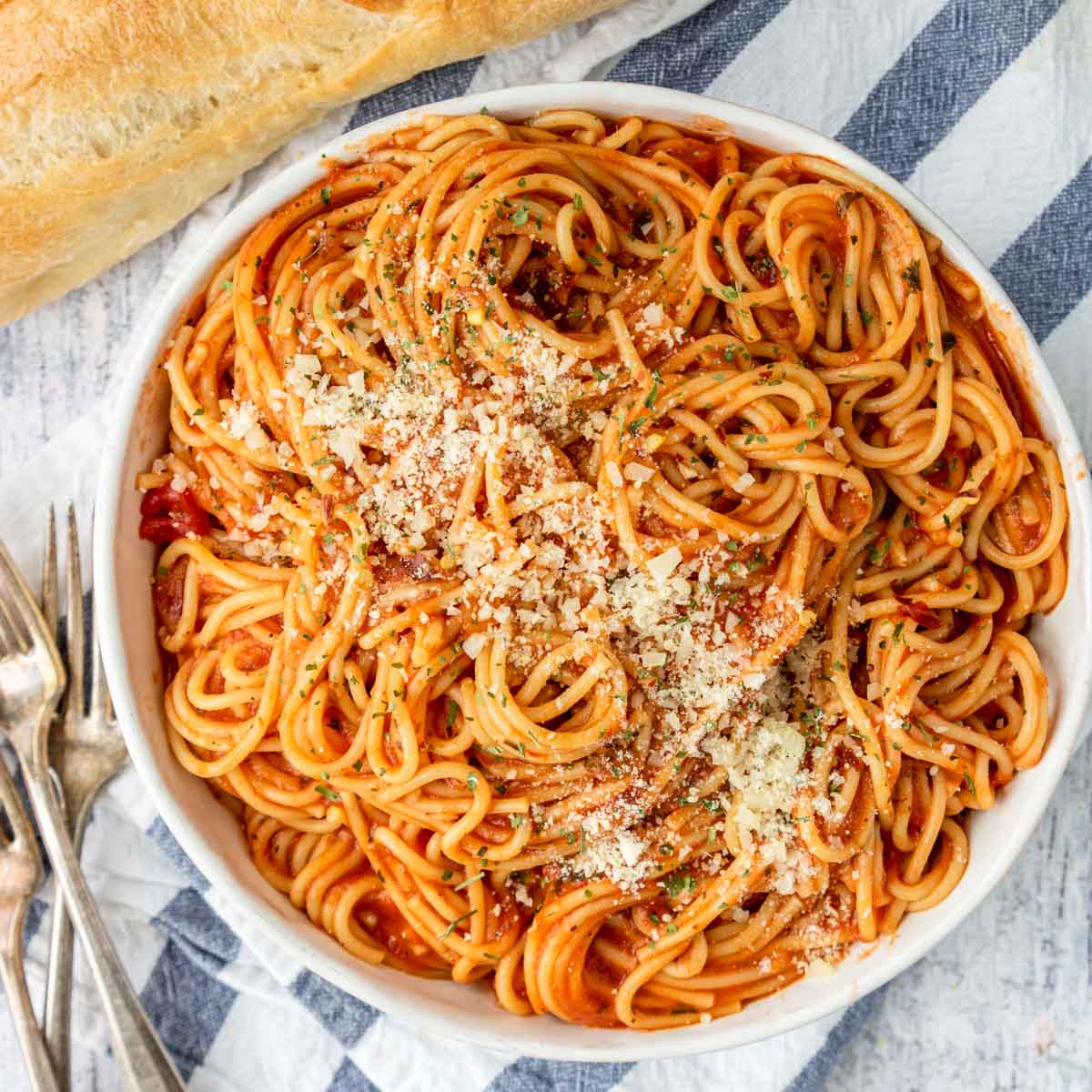 RG_InstantPot's tweet photo. Instant Pot Spaghetti with Jar Sauce A tried &amp; tested recipe for Instant Pot Spaghetti made w/ your favorite jar of marinara. Just a 2 minute cook time here!... - https://t.co/zeuD9ea89P #recipesgalore #instant_pot #smartcooker https://t.co/rM3x0bJVoI