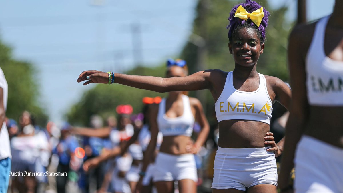 statesman's tweet photo. Texans lined the streets of East Austin Saturday for the city's annual #Juneteenth celebration.

See all the photos from @aaronemartinez 📸 https://t.co/isAZ56WyN5 https://t.co/yV7ZyekNkj