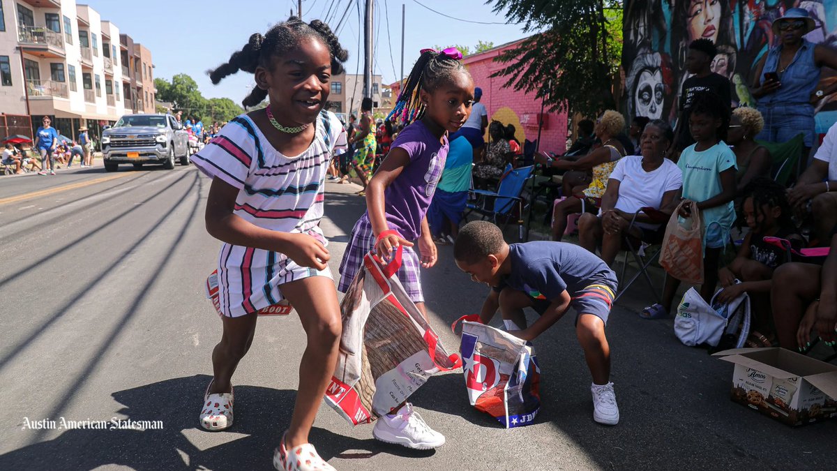 statesman's tweet photo. Texans lined the streets of East Austin Saturday for the city's annual #Juneteenth celebration.

See all the photos from @aaronemartinez 📸 https://t.co/isAZ56WyN5 https://t.co/yV7ZyekNkj