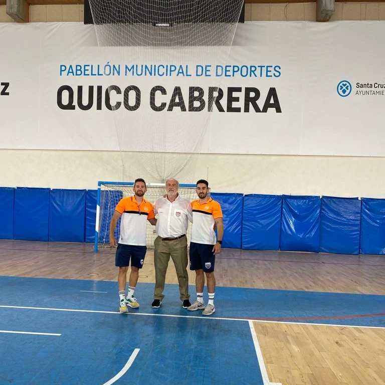 DanielArrojo15's tweet photo. Temporada n°22: sin duda, la más increíble y especial. Por lo que hemos conseguimos y por todo el apoyo de los nuestros. 

Nos hemos quedado a un pasito de Segunda División, pero ahora, que tengan cuidado, que ya estamos por aquí. 

Forza UTC, ahora y siempre. 

💜🤍❤ https://t.co/UNIfcY80i8