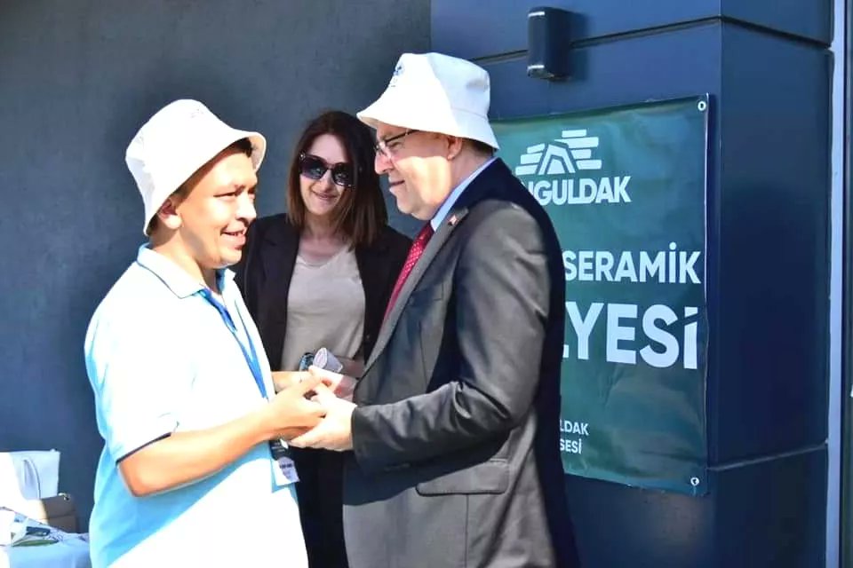 PamukCans's tweet photo. Zonguldak Kömür Jeoparkı.. 
Zonguldak biyoçeşitliliğine dikkat çekerek hayatta engellerin olmadığını, hepimizin ortak bir habitatta doğadan ilham alarak daha yaratıcı yaşayabileceğimizin farkındalığını oluşturmak amacı ile düzenlenilen "Biyoçeşitlilik Farkındalık Atölyeleri'' https://t.co/aMrYcxRjeT