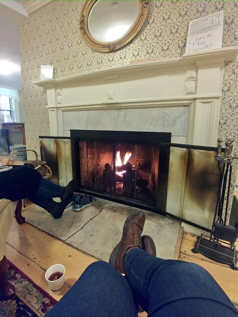 pitchaya's tweet image. Just shuffling from one fireplace to another at #BreadLoaf2022 #BreadLoaf #BLWC